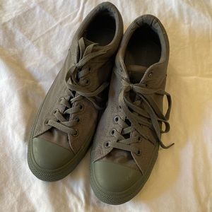 Converse Chuck Taylor All Star - Men’s 11 - Grey canvas